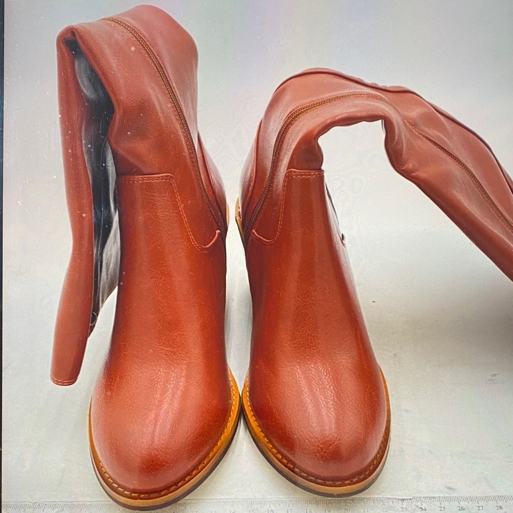 Gorgeous Burnt Orange Wedged Heeled Boots Size 9 NIB - Picture 2 of 9